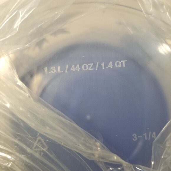 Holiday food storage containers (6 total). - Picture 8 of 13